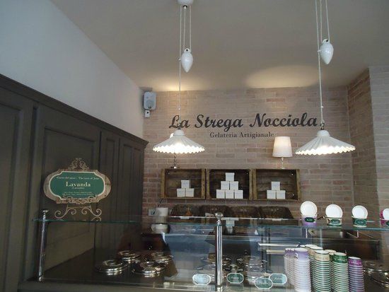 La Strega Nocciola